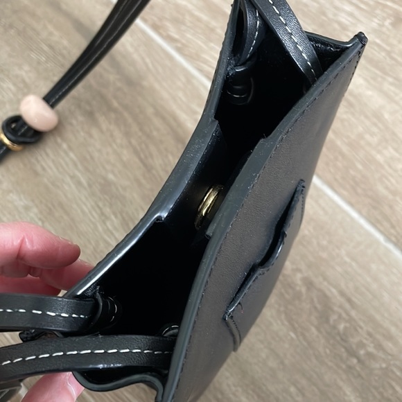 Lizzie Fortunato small crossbody leather bag - Picture 8 of 16